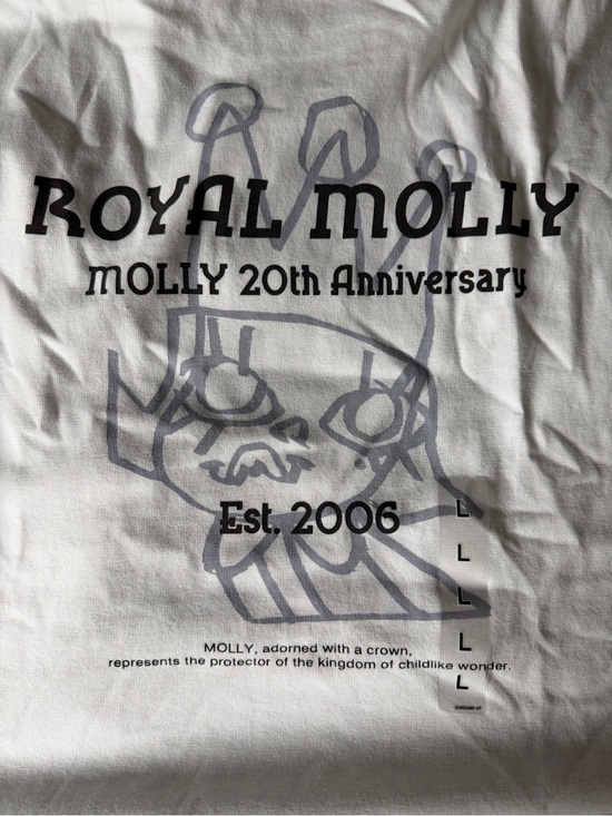 Uniqlo Tops - POP MART x Uniqlo MOLLY - UT Graphic T-Shirt- Anniversary Exclusive- L